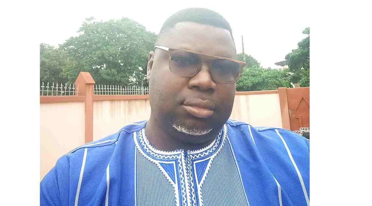 Le chanteur Béninois Bourou’s man @ FB