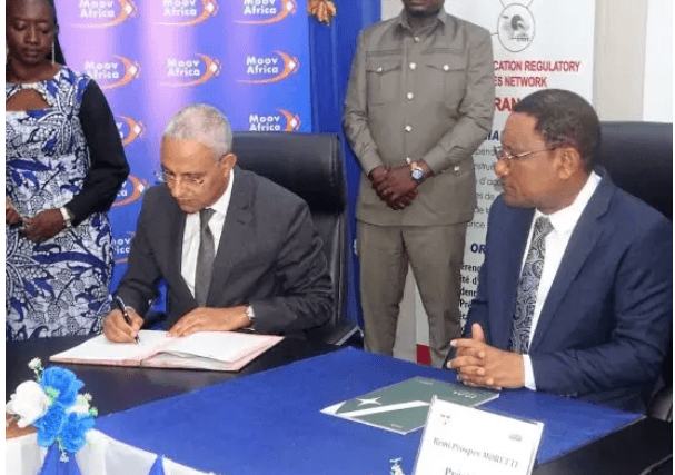 Signature d'une convention entre la HAAC et Moov Africa Bénin pour la diffusion de contenus audiovisuels.