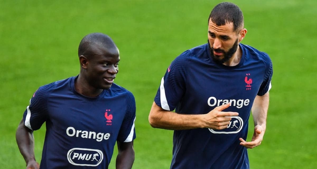 Karim Benzema et N'Golo Kanté sous les couleurs de l'équipe de France