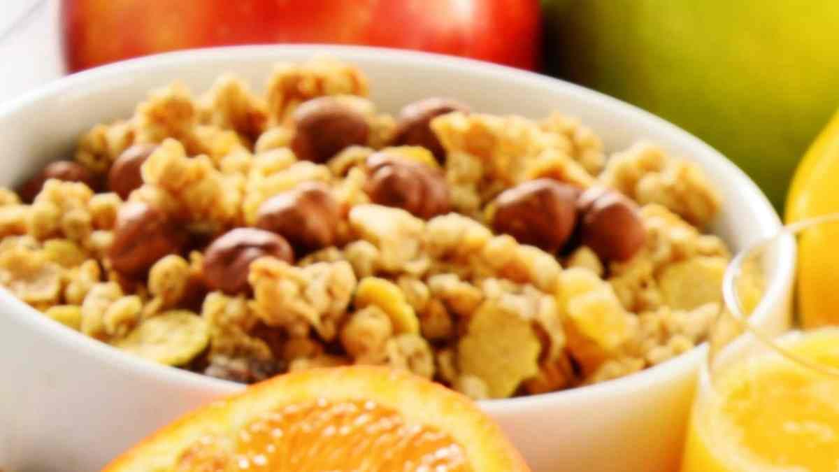 Aliments à éviter au petit déjeuner pour prévenir les AVC selon les cardiologues.