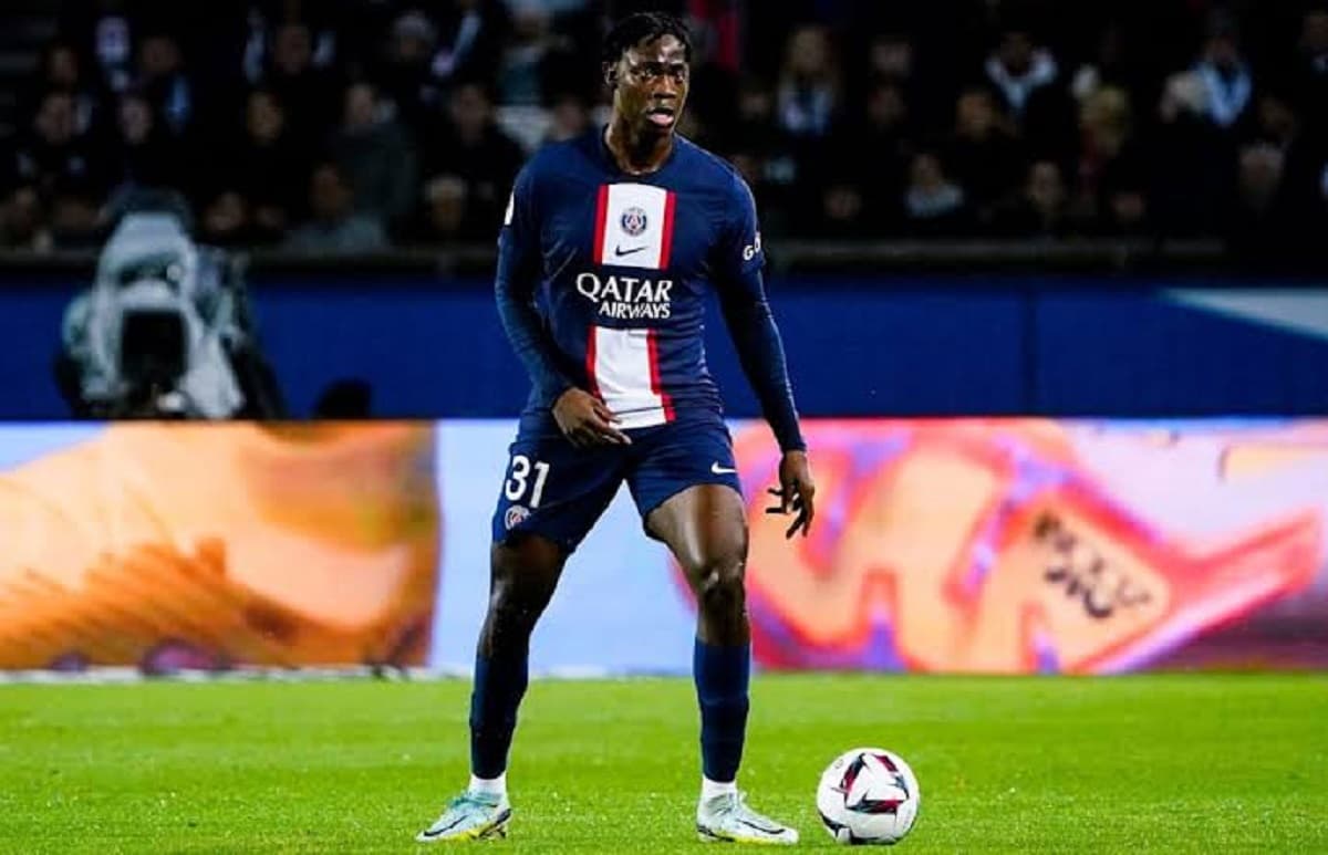 El Chadaille Bitshiabu, défenseur central français