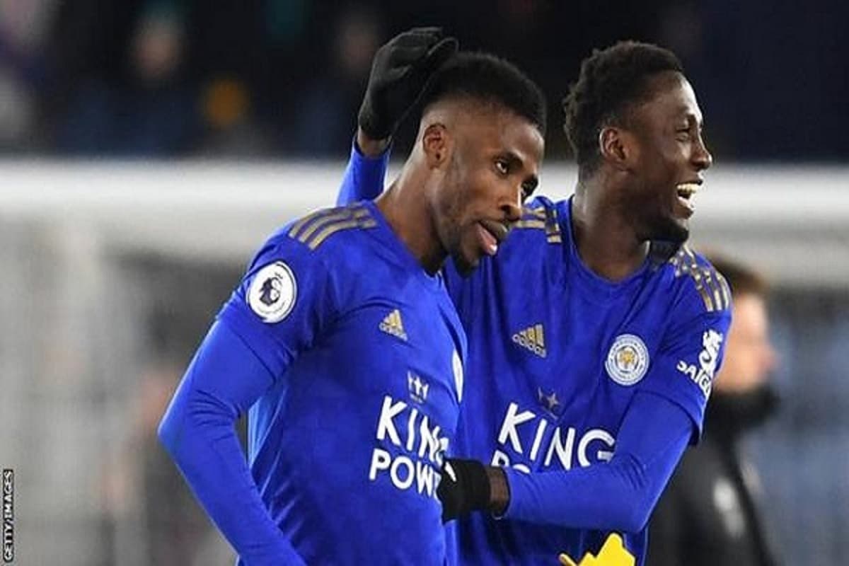 Les joueurs de Leicester, Iheanacho et Ndidi célèbrent leur but