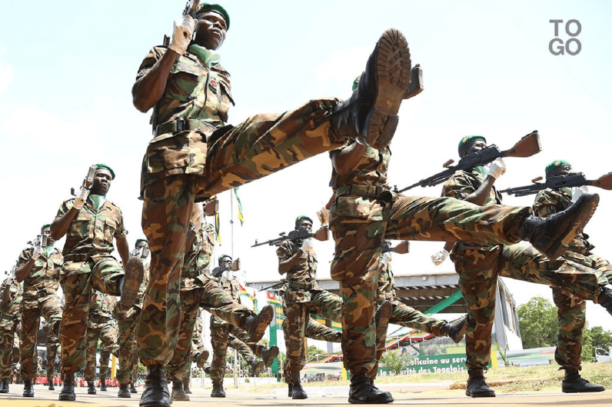 recrutement dans l'armée de l'air au Togo