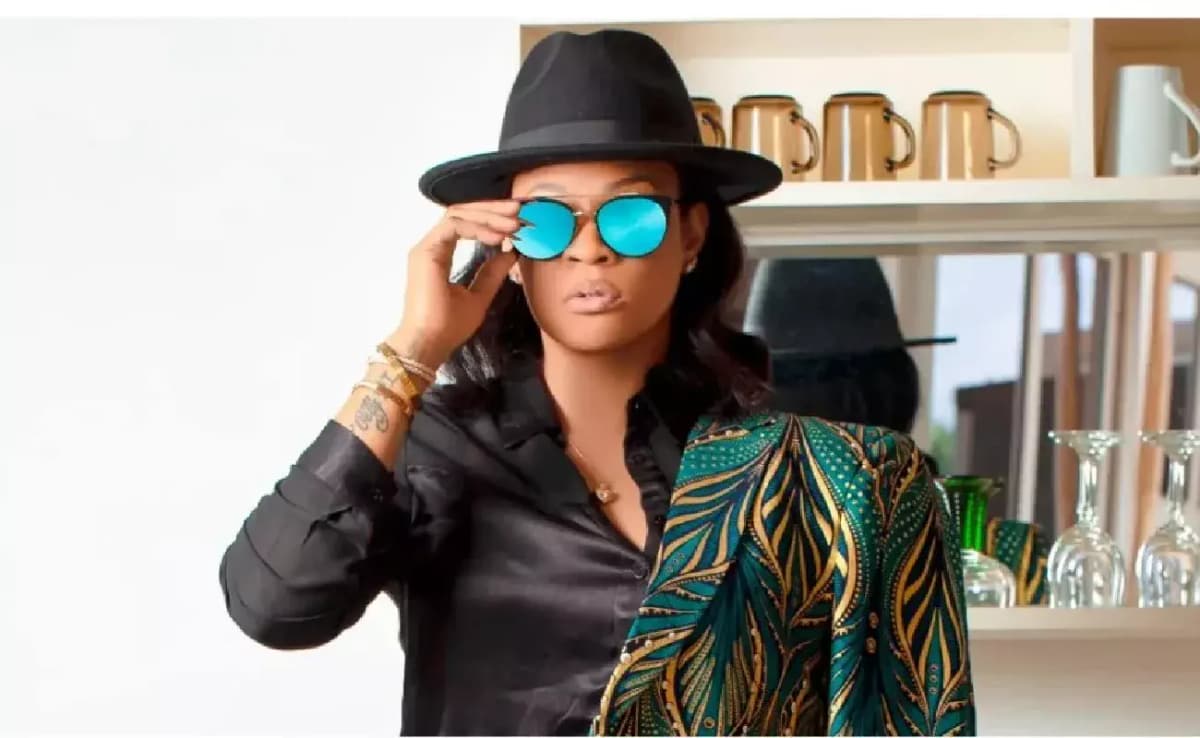 Bénin : Zeynab Abib célèbre l’amour dans les Tissus Hollantex (vidéo)