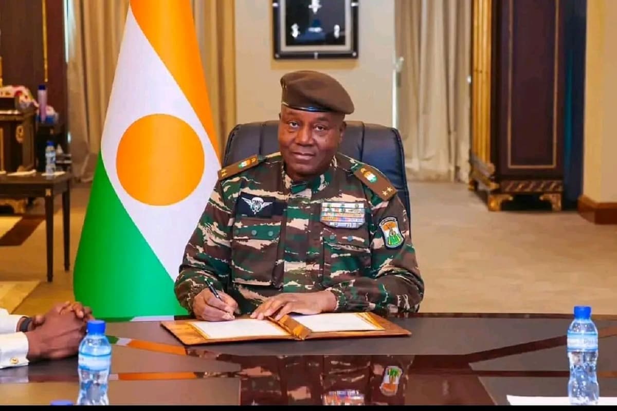 Abdourahamane Tchiani, dit Omar Tiani. Général de l'armée nigérienne et Chef de la garde présidentielle. Il a créé le Conseil national pour la sauvegarde de la patrie (CNSP) après avoir renversé le président nigérien Mohamed Bazoum le 26 juillet 2023 et s’est autoproclamer chef de l’État.