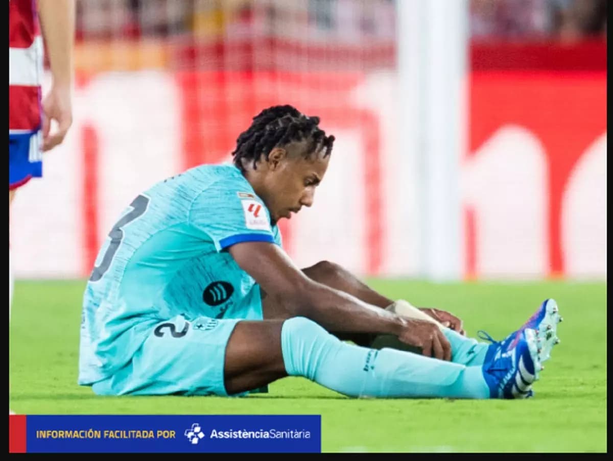 Le défenseur français de Barça Jules Koundé