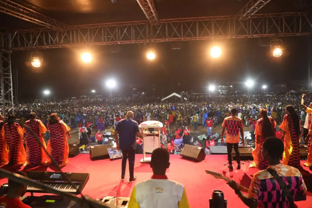 La Campagne "Jésus Sauve Afrique" au Bénin : Un Festival de Miracles et de Solidarité