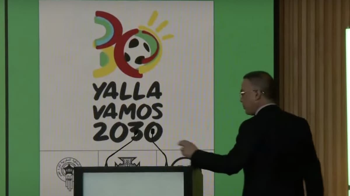 Logo officiel de la Coupe du Monde 2030, design moderne et coloré.