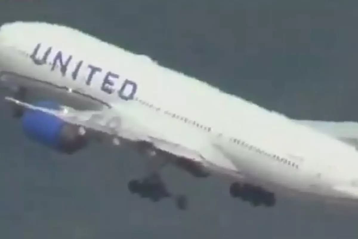 Après avoir perdu une roue pendant son décollage, un Boeing 777 atterrit en urgence aux États-Unis