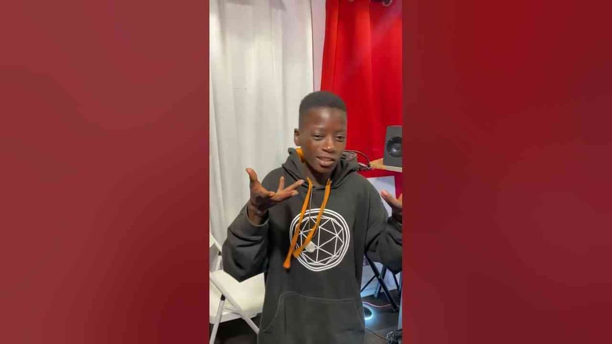 Le chanteur béninois Petit Vano