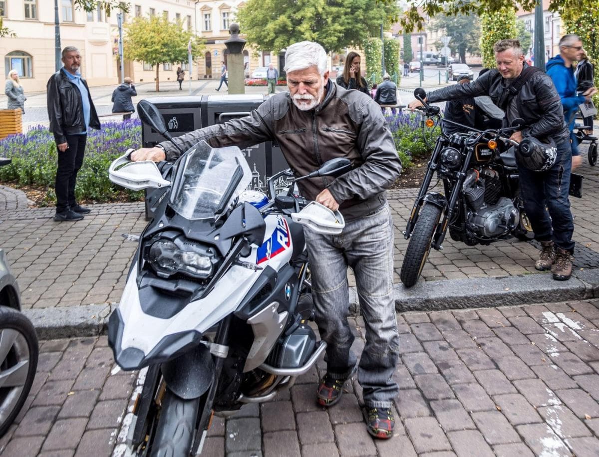 République Tchèque: le président Petr Pavel hospitalisé après un accident de moto