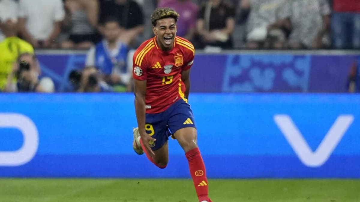 L'attaquant espagnol Lamine Yamal célèbre son but face Ã  l'équipe de France, le 9 juillet 2024, lors de l'Euro, Ã  Munich. AP - Matthias Schrader