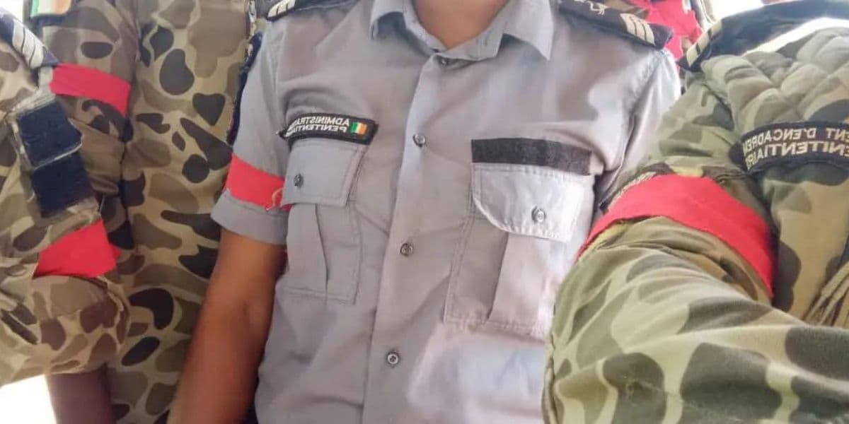 Agent pénitentiaire ivoirienne