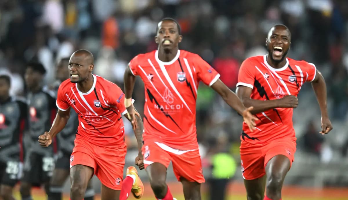 Des joueurs de Jwaneng Galaxy célèbrent leur victoire