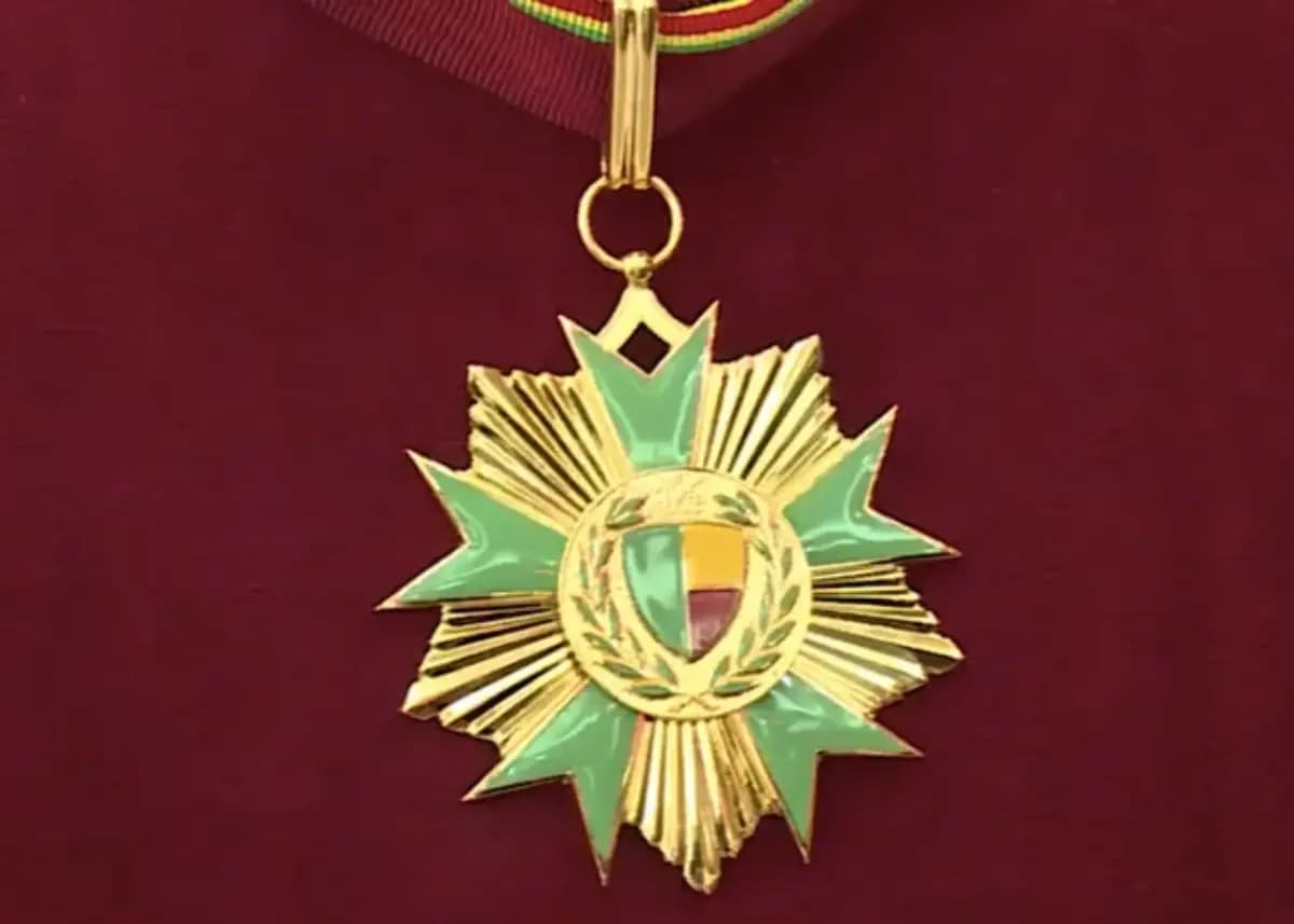 Cérémonie de distinction des agents de la Police Républicaine à la Chancellerie du Bénin.