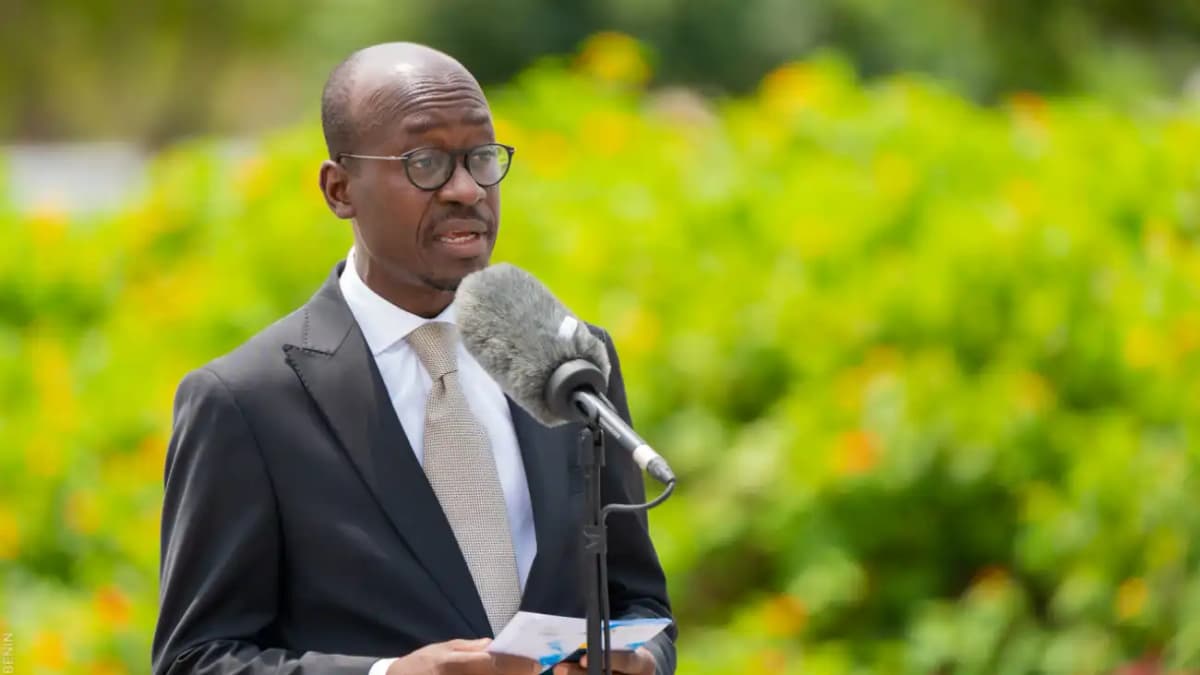 Le Ministre de la culture béninois, Jean Michel Abimbola lors de l'Inauguration du monument aux DeÌvoueÌs-23