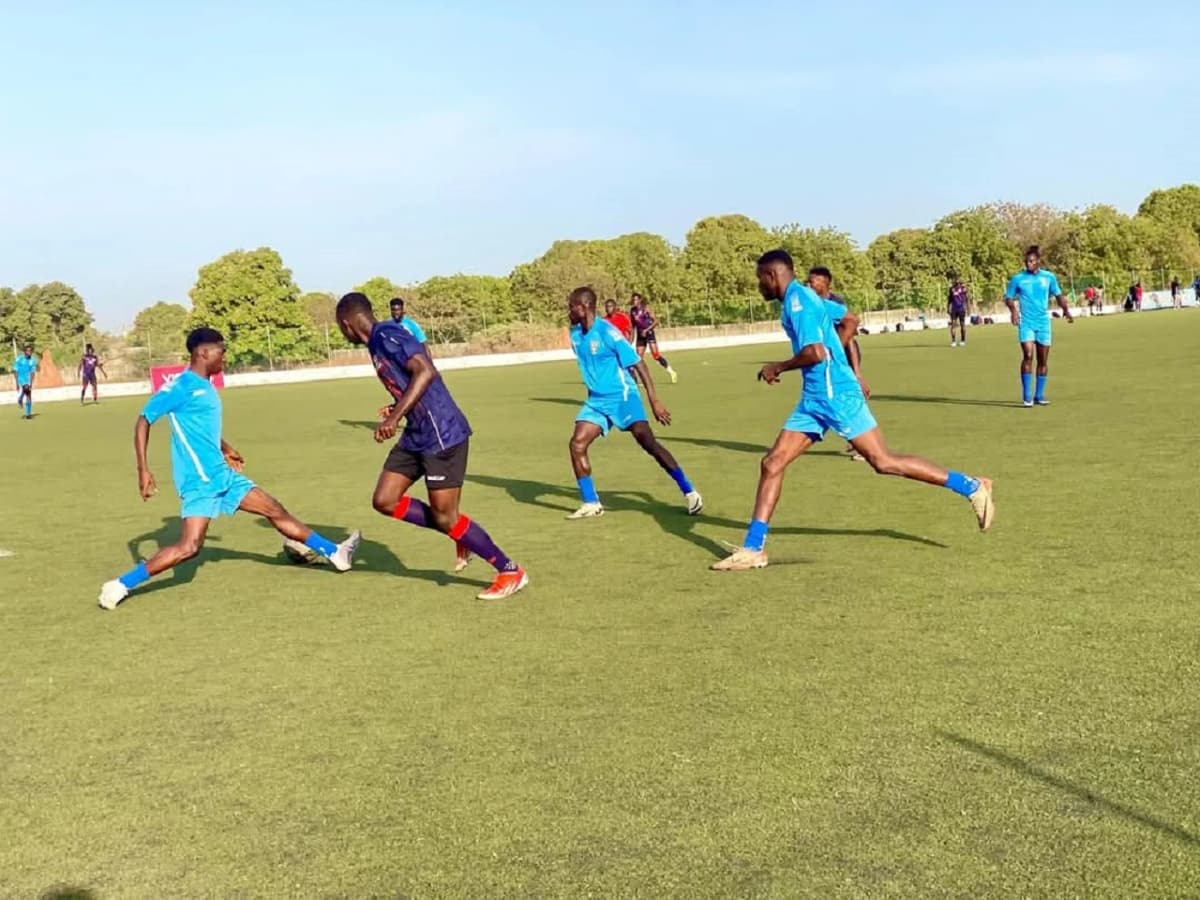 Des joueurs gambiens et gabonais