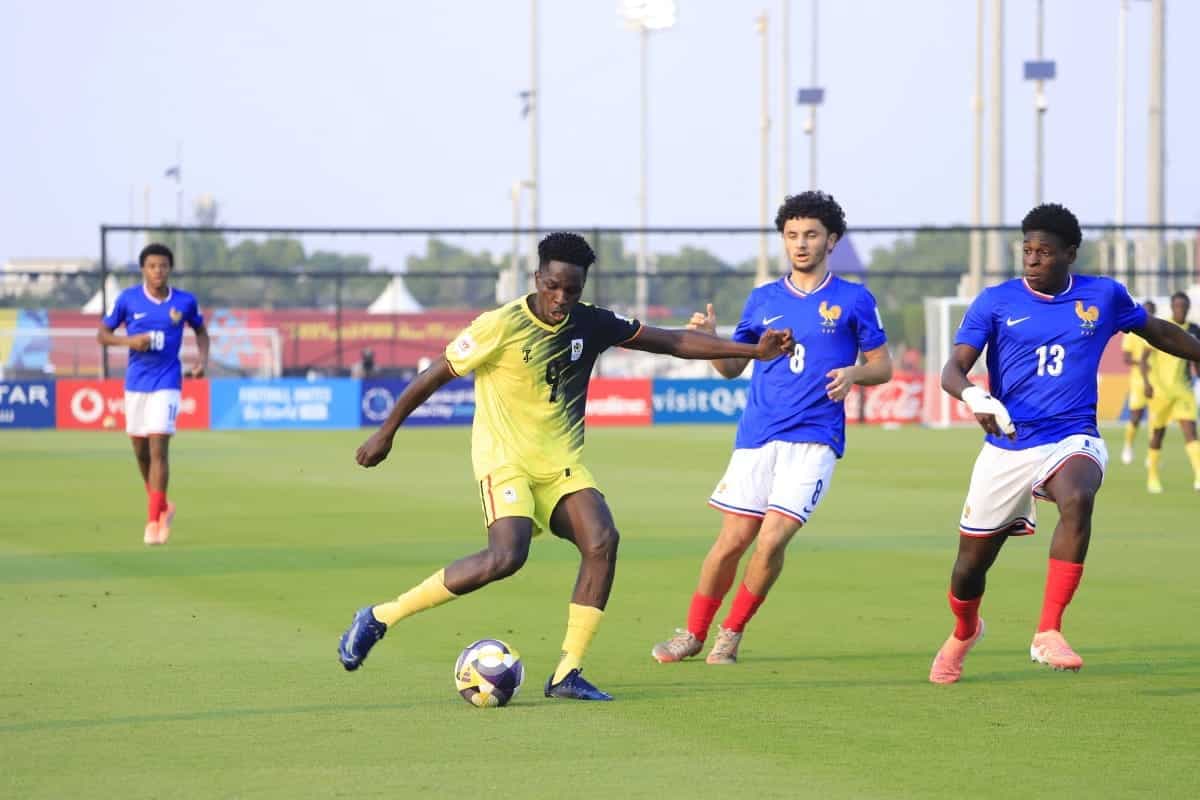 Des joueurs U17 ougandais et français
