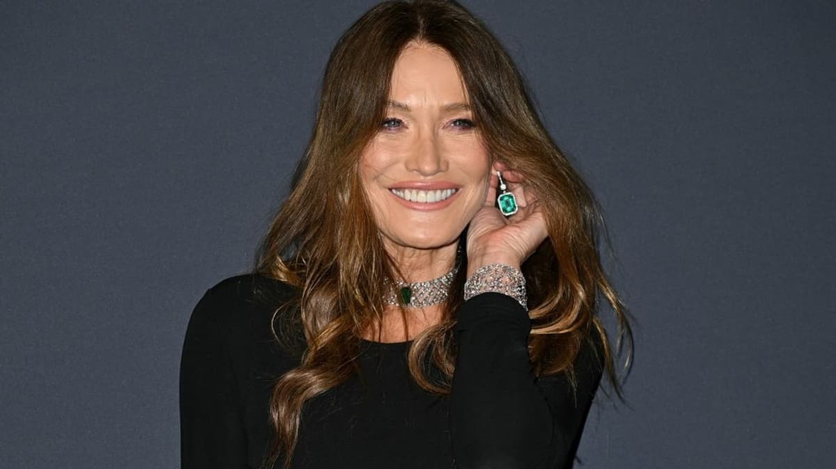 Carla Bruni annonce la fin de son traitement contre le cancer du sein
