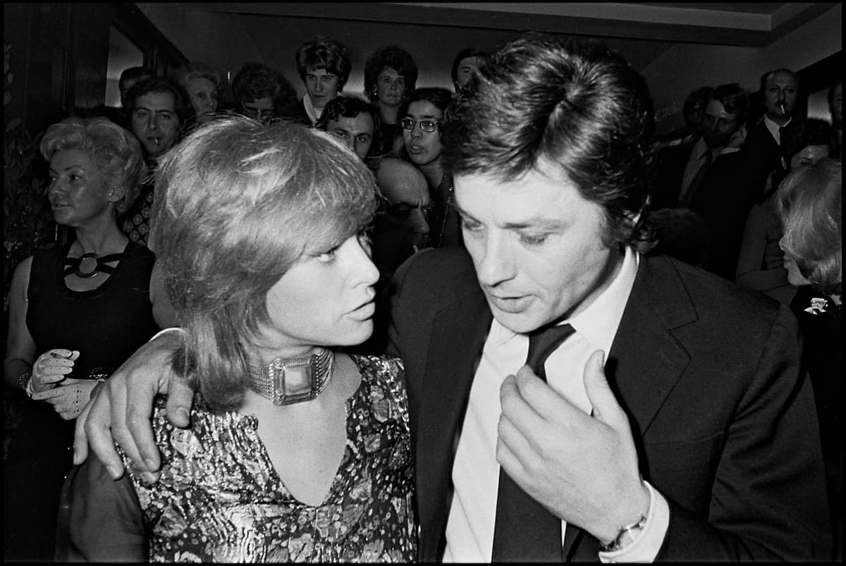 Nathalie Delon a rencontré Alain Delon alors qu’il était fiancé à Romy Schneider