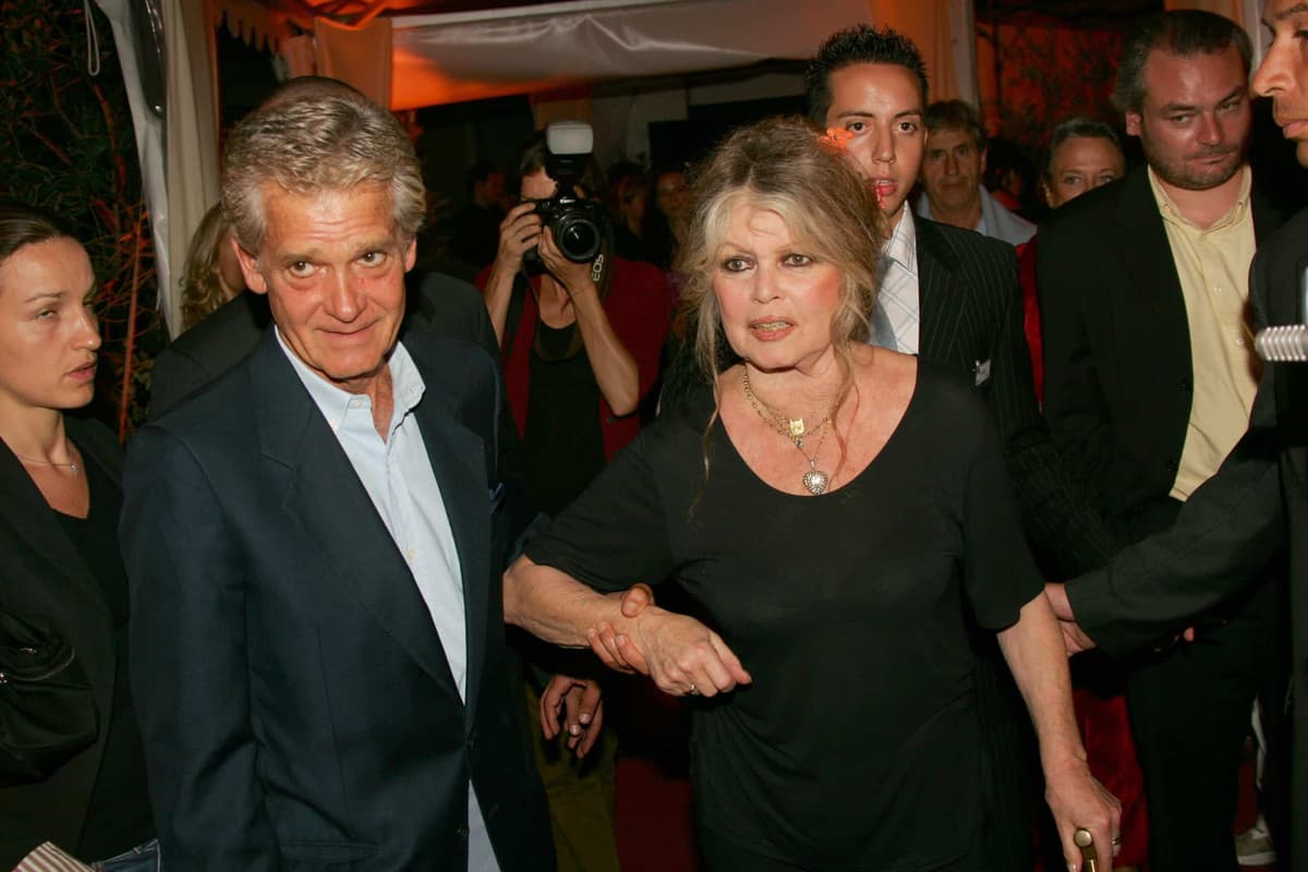 Brigitte Bardot : son mari Bernard d’Ormale pris en charge par les secours