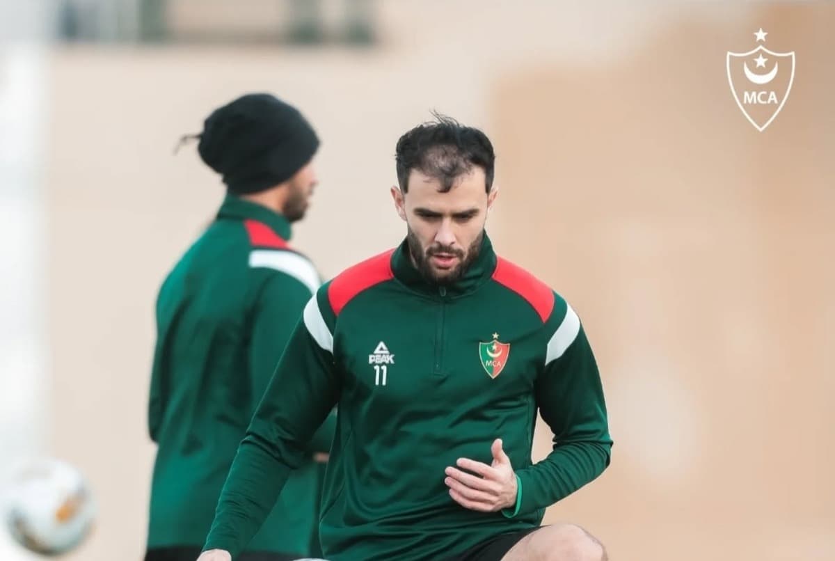 MC Alger (football) : résiliation des contrats d’Ishak Boussouf et Tayeb Meziani