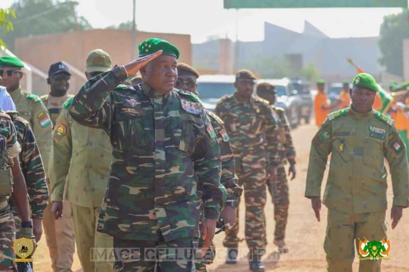 Niger : le président Tiani encourage les forces de défense et de sécurité lors de la Zone de Défense n°3