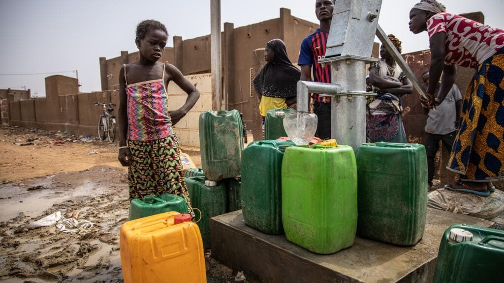 Burkina Faso : les factures d’eau impayées mèneront directement à des travaux d’intérêt général
