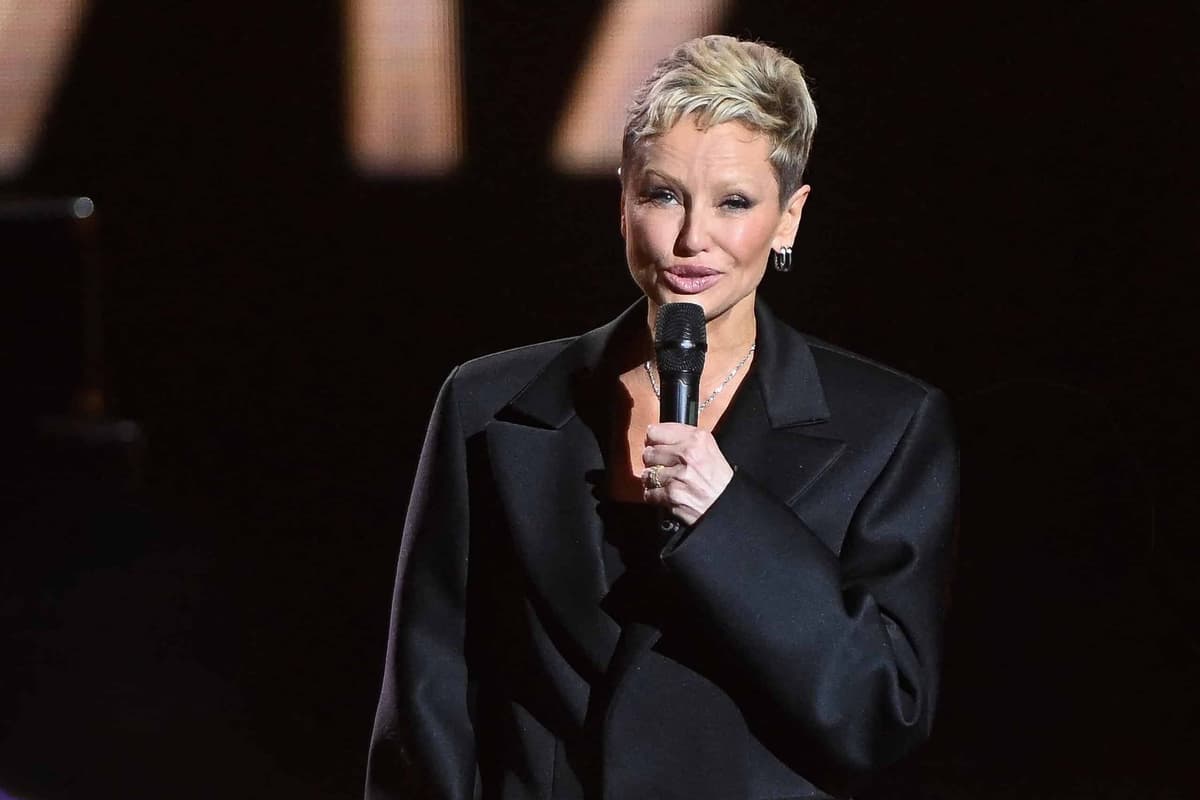 Adriana Karembeu tente une coupe encore plus courte et un dégradé