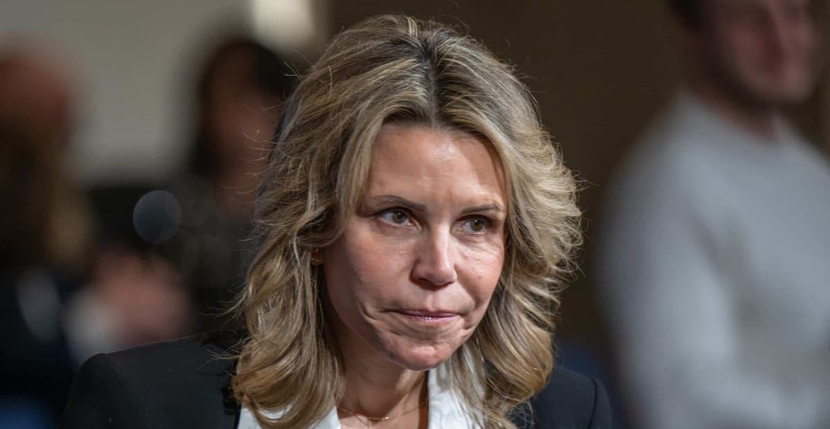 Laura Tenoudji : une tête de porc découverte devant son domicile, une enquête ouverte