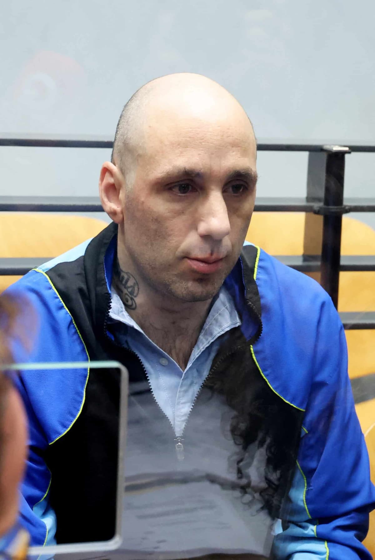 Cédric Jubillar : lumière permanente en cellule et fouilles à nu trois fois par semaine, son avocat proteste