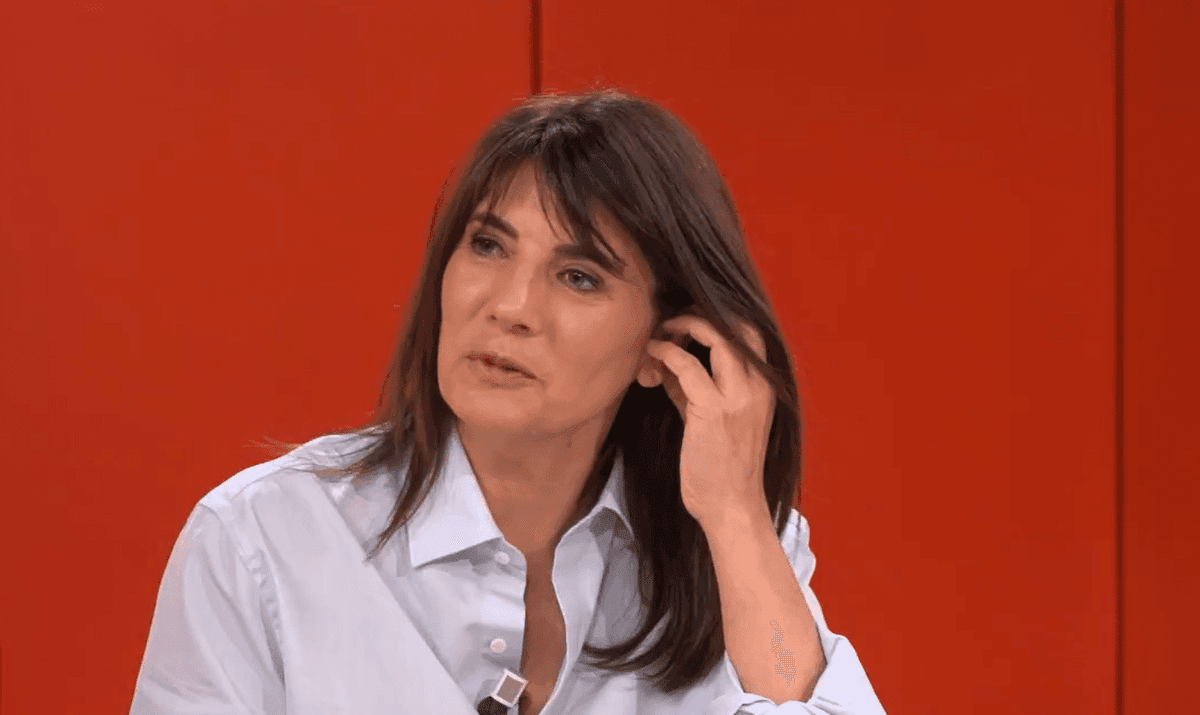 Estelle Denis victime d’un accident sur le plateau d’Arthur