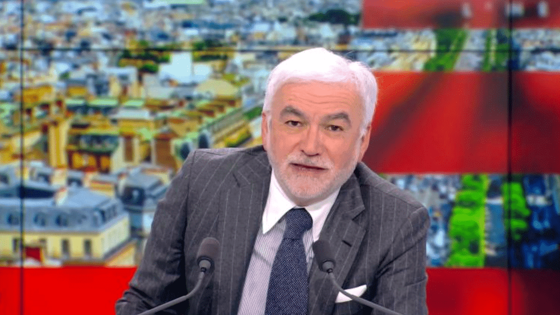 Pascal Praud : « Là ce n’est pas drôle » après une plaisanterie évoquant son nom dans l’affaire Epstein