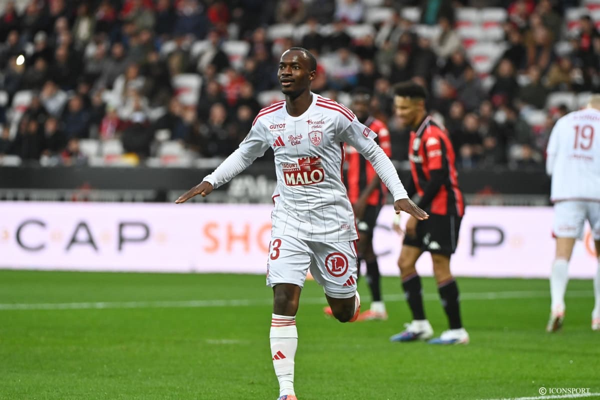 Mi-temps J20 Ligue 1 : Brest fait le break à Nice, Angers en tête face à Metz, Toulouse tenu en échec