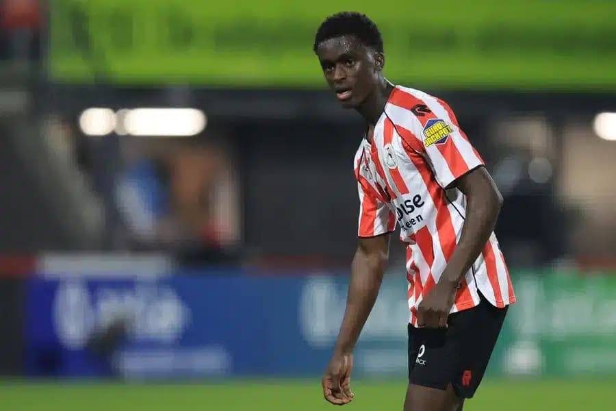 Le joueur cap-verdien de 20 ans Ayoni Santos, déclare être surveillé de près