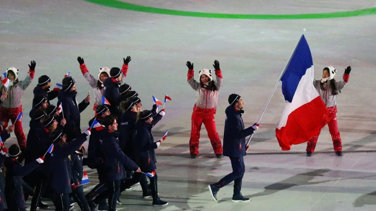 Jules Lapierre chute lors de la cérémonie d’ouverture des JO