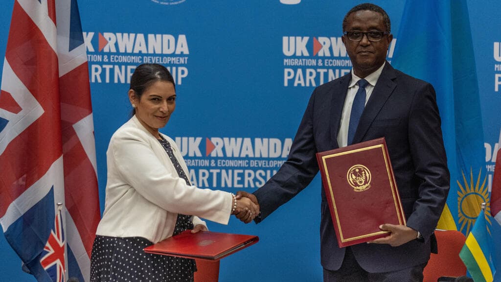 Royaume‑Uni et Rwanda : début des audiences à La Haye sur l’annulation de l’accord migratoire
