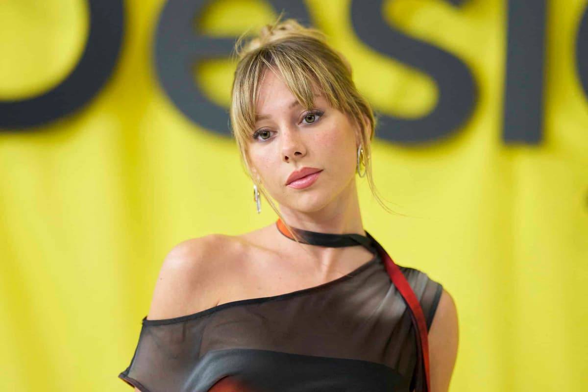 Ester Expósito prononce « Voulez-vous coucher avec moi ? » en direct à la télé