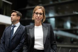 Léa Salamé au JT de 20H visée par la critique «Ce n’est pas normal qu’on ait pensé à elle»