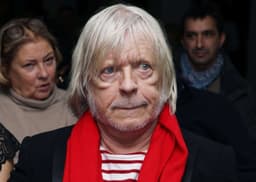 Renaud se montre agacé lors de sa dédicace à Paris