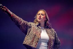 Helena : sa famille œuvre pour la détacher de l’étiquette « Star Academy »