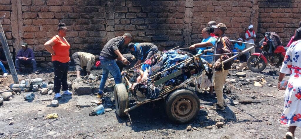 Kenya : un incendie ravage une partie du Toi Market, l’un des plus importants marchés de Nairobi