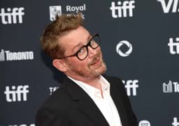 Macaulay Culkin et Brenda Song : visite guidée de leur nouveau palais californien à 10,3 M$