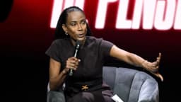 Christine Kelly propulse Face à l’info en tête des audiences avec 662 000 téléspectateurs