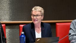 Élise Lucet visée par des accusations de notes de frais XXL et dîners à Dubaï