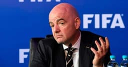 Infantino réclame l’expulsion des joueurs se couvrant la bouche après le cas Prestianni