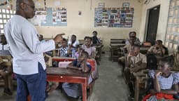 Côte d’Ivoire : une vaste campagne de recrutement et de formation d’enseignants en sciences