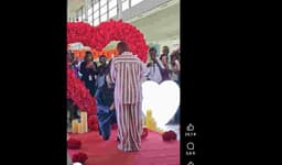 En plein aéroport, la demande en mariage de Serey Dié à Josey enflamme la toile