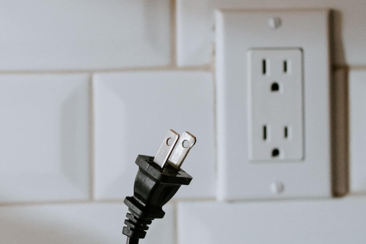 Coupure de courant : découvrez pourquoi il faut débrancher les appareils électriques