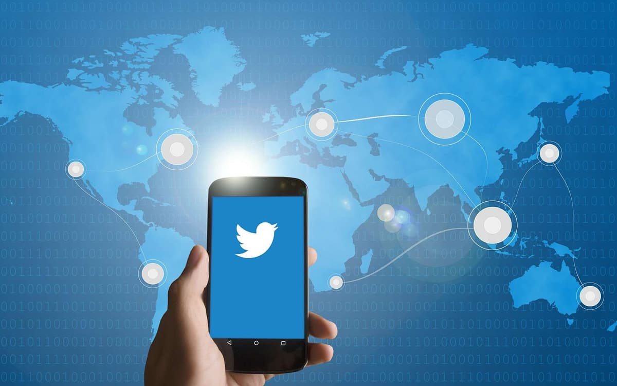 Twitter abandonne la certification à  huit dollars par mois et rétablit le badge « officiel »